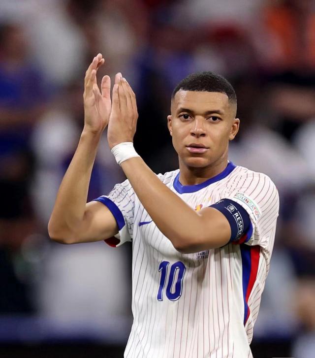 半岛体育登录入口-摩纳哥青训计划取得成果，一批年轻球员崭露头角