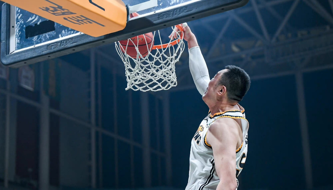 半岛体育登录入口-包含黑龙江男篮表现不给力，外界呼吁全队调整的词条