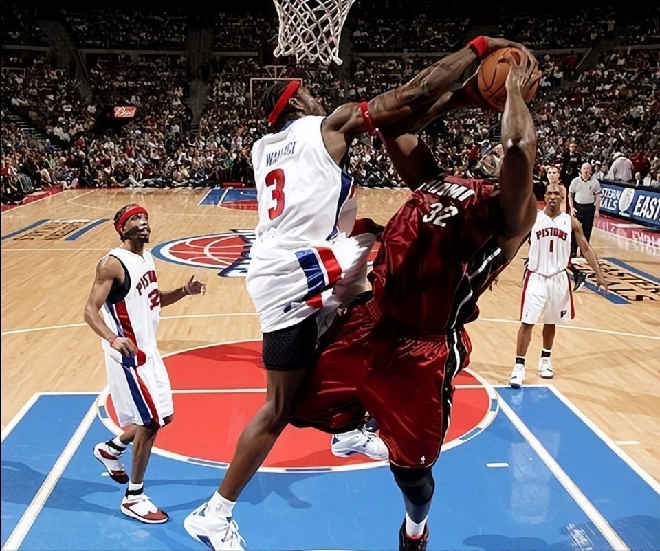 半岛体育下载入口官网-热火主场力克活塞，盖伊表现亮眼