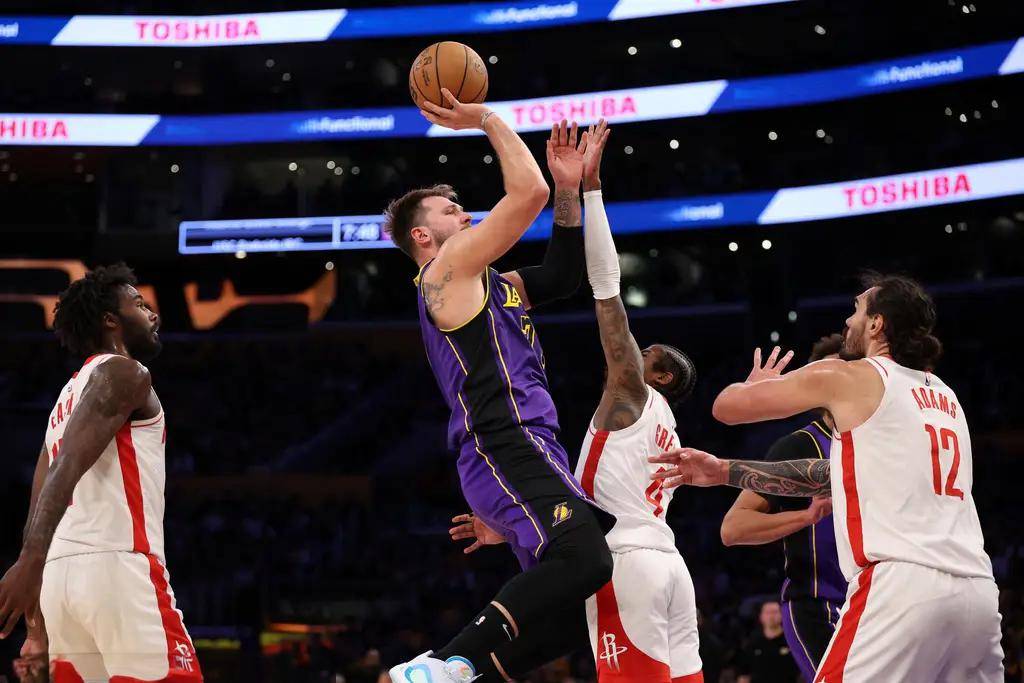 半岛体育app下载官网-神准三分雨席卷湖人，太阳率先晋级西部决赛的简单介绍