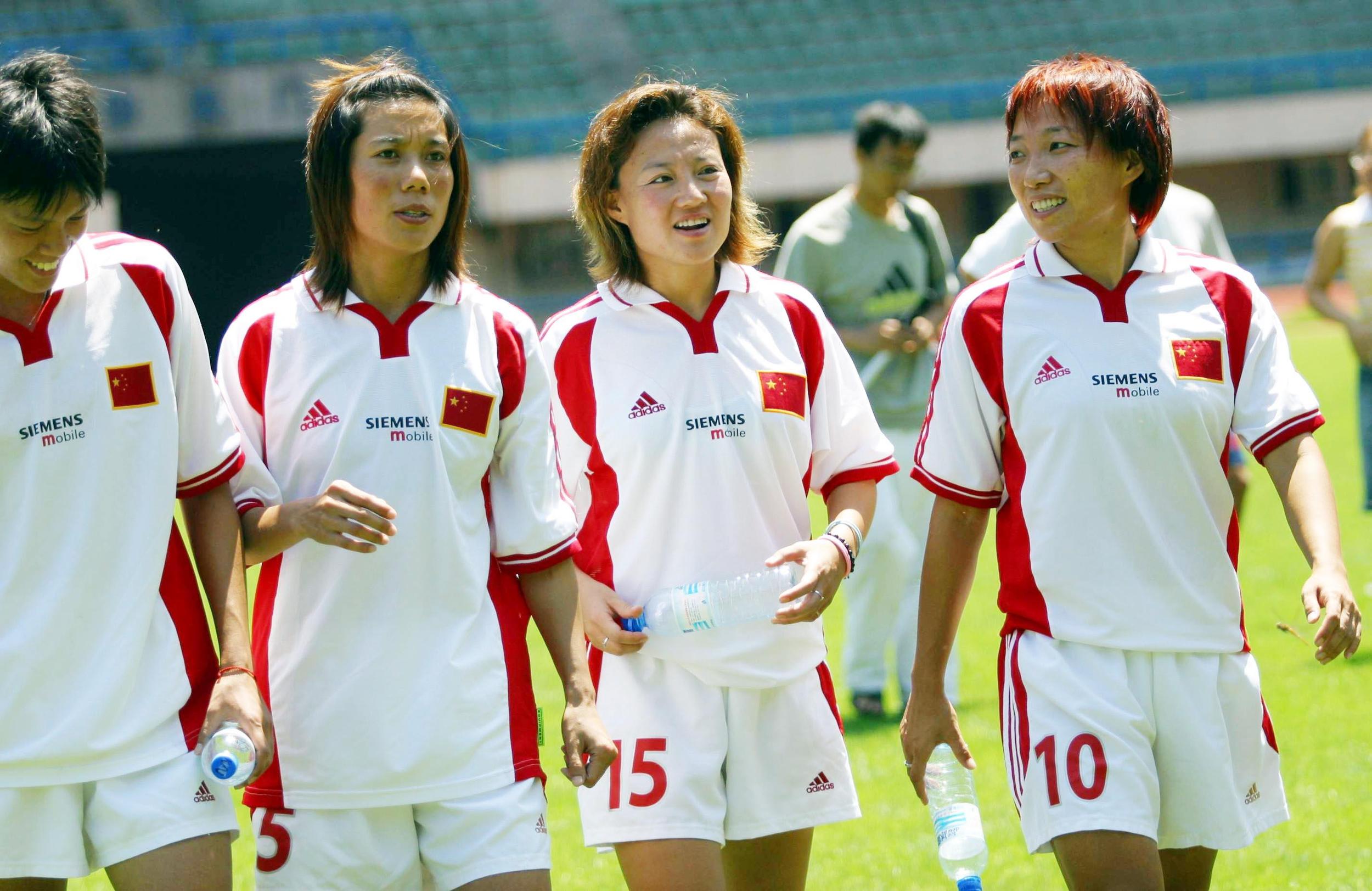 半岛体育登入-关于女足比赛激情四射，选手拼搏精神受赞誉的信息